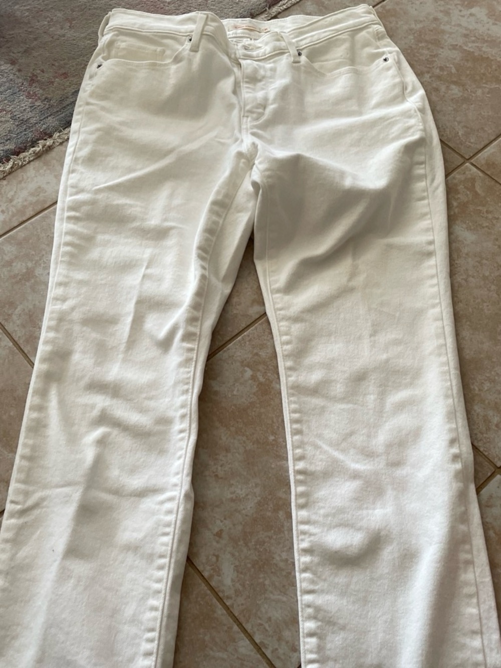 Levi's High-Rise White Women's Jeans